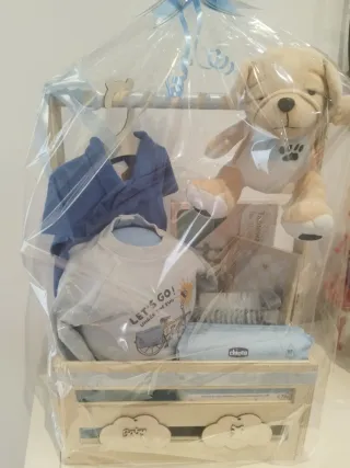 Cesta regalo bebé azul