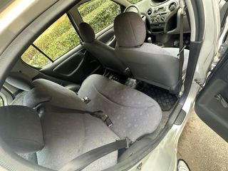 Toyota Yaris 2001