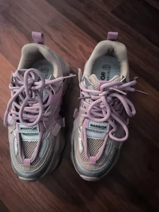 Zapatillas deportivas cuña rosa y plateadas