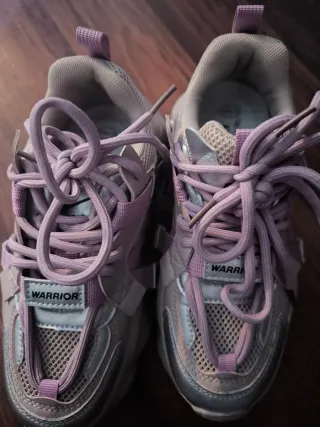 Zapatillas deportivas cuña rosa y plateadas