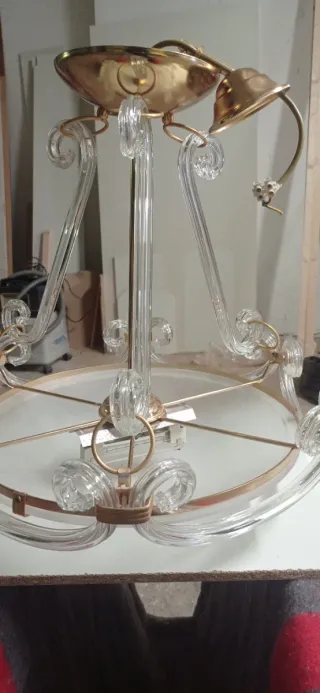 Lámpara de cristal dorada para salón