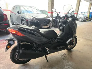 Yamaha X-Max 300 Tech Max