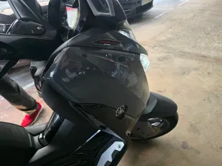 Yamaha X-Max 300 Tech Max