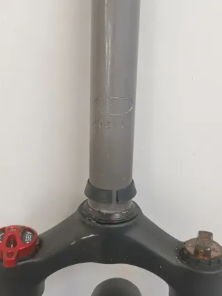 Horquilla de bicicleta P28Y2655