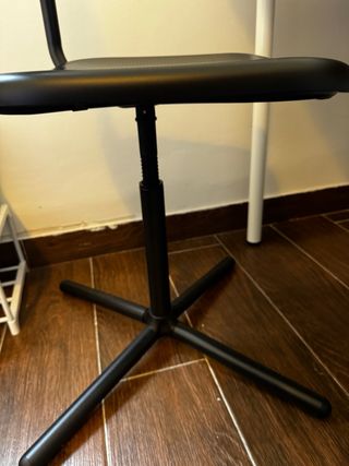Silla giratoria Ikea negra