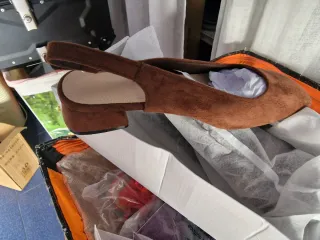 Zapatos de tacón marrón