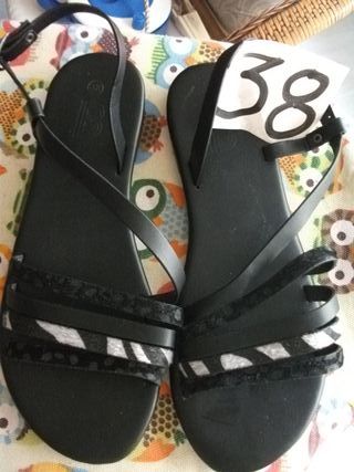 LOTE X 30€. Zapatos mujer, 25 pares, del 35 al 38