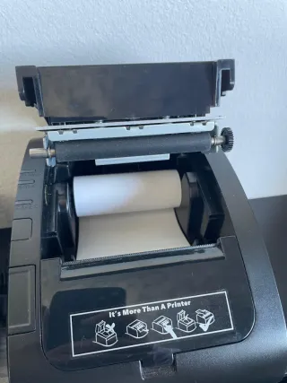 Impresora Térmica MUNBYN Negra + 8 Rollos