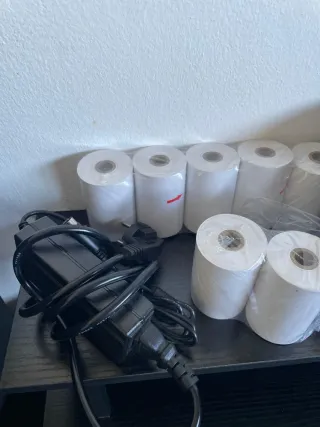 Impresora Térmica MUNBYN Negra + 8 Rollos