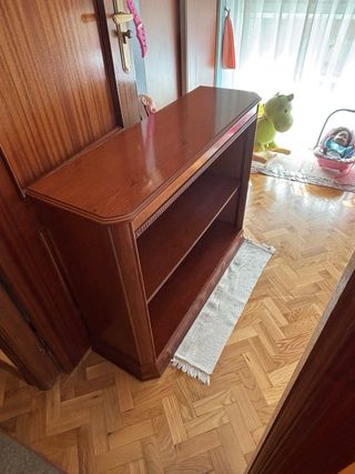 Comoda libreria de madera