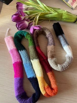 Sciarpa arcobaleno fatta a mano