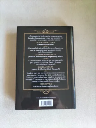 Libro juvenil "La puerta de los tres cerrojos"