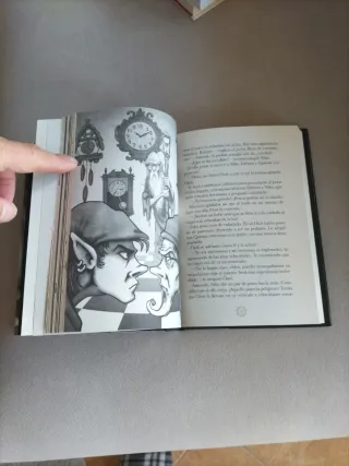 Libro juvenil "La puerta de los tres cerrojos"