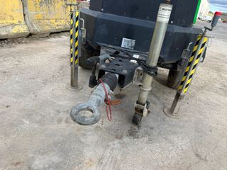 GENERADOR CON TORRE DE ILUMINACIÓN