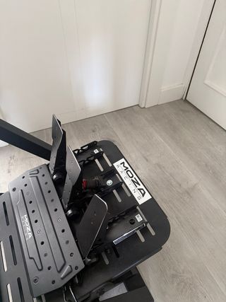 Cockpit Moza R9 Completo