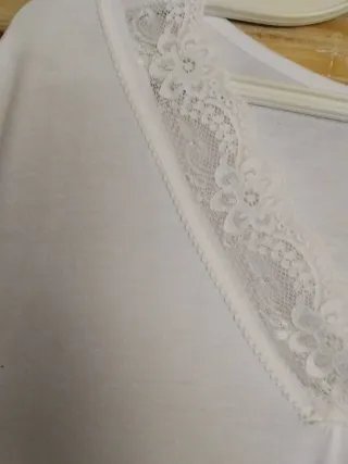 Blusón de viscosa con encaje