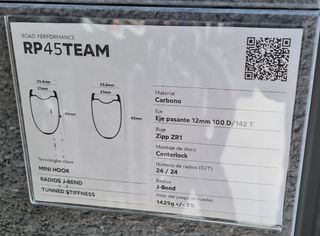 Ruedas OQUO Carbono RP45TEAM. Perfil 45m Carretera