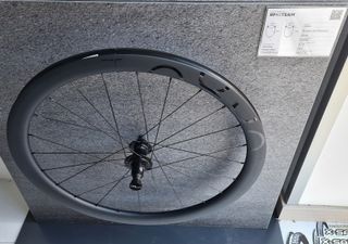 Ruedas OQUO Carbono RP45TEAM. Perfil 45m Carretera