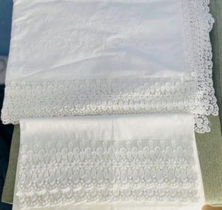 Sábanas antiguas de algodón con encaje