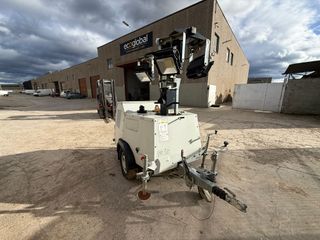 GENERADOR CON TORRE DE ILUMINACIÓN