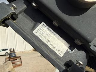 GENERADOR CON TORRE DE ILUMINACIÓN