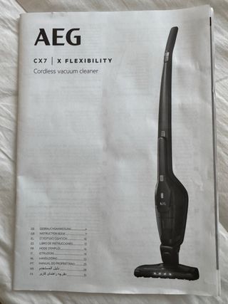 Aspirador escoba AEG rojo