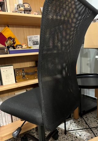 Silla de oficina ergonómica negra