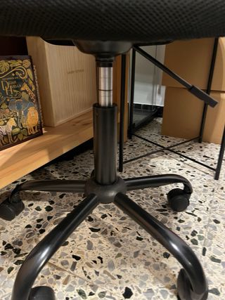 Silla de oficina ergonómica negra