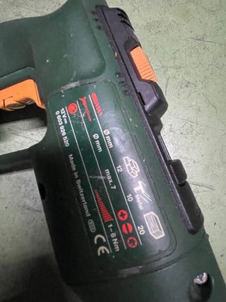 Taladro Bosch PSB 12 VSP-2 con cargador