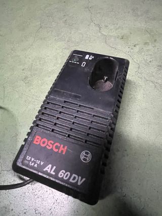Taladro Bosch PSB 12 VSP-2 con cargador