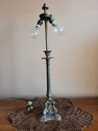 Lampada da tavolo antica