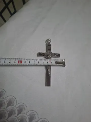 Cruz de Jesucristo colgante