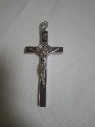 Cruz de Jesucristo colgante