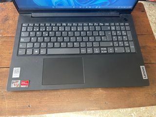 Portátil Lenovo Negro