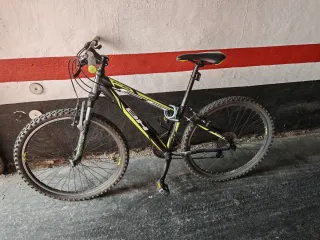 Bicicleta BH Montaña Negra y Amarilla