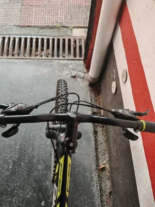 Bicicleta BH Montaña Negra y Amarilla