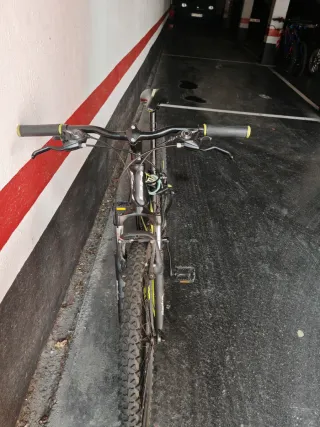 Bicicleta BH Montaña Negra y Amarilla