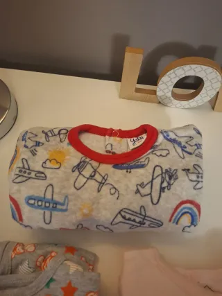 REGALO Pijamas Bebé 9-12 Meses