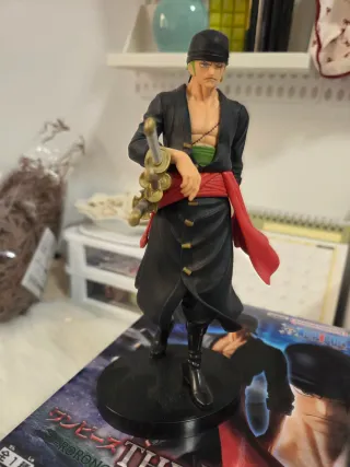 Figura Roronoa Zoro One Piece.