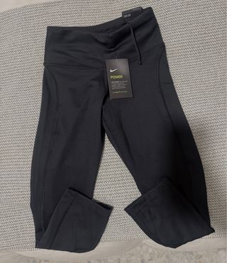 Mallas Nike negras capri