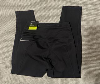 Mallas Nike negras capri