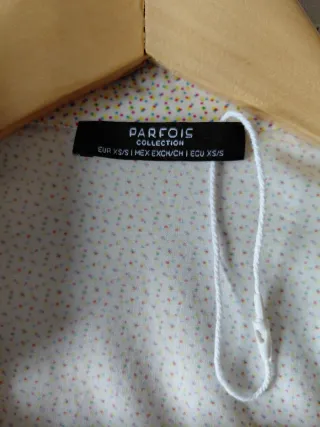 Blusa Parfois cruzada estampada