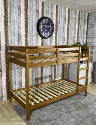 Litera de madera nueva