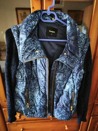 Chaqueta Desigual convertible en chaleco Talla 42