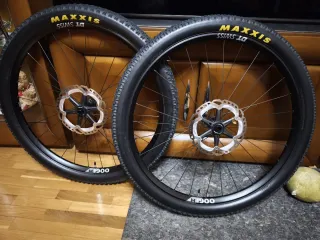 Ruedas DT Swiss M1900 + Cubiertas Maxxis Ikon
