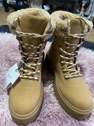 Botines Beige/Marrón con Forro Peludo en 37 y 38