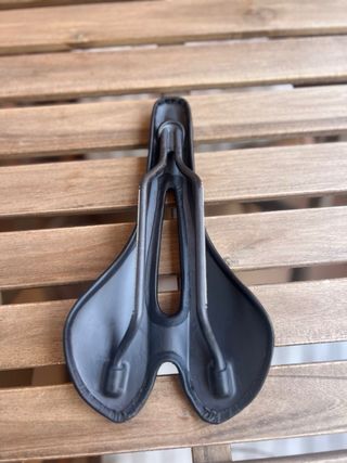 Sillín Elitaone Carbono 270x143mm