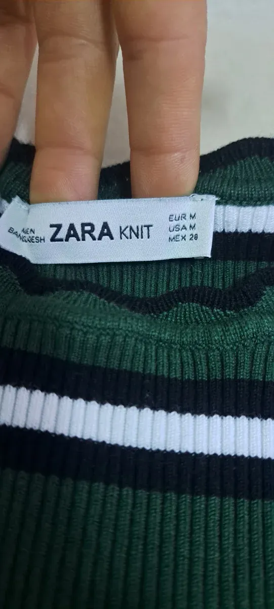 Camiseta de punto a rayas verde y blanca