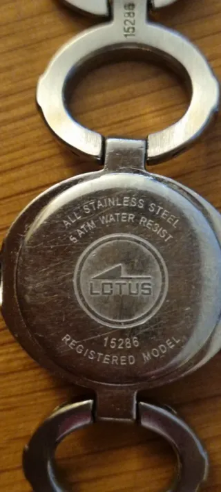 Reloj Lotus Mujer Plata y Blanco