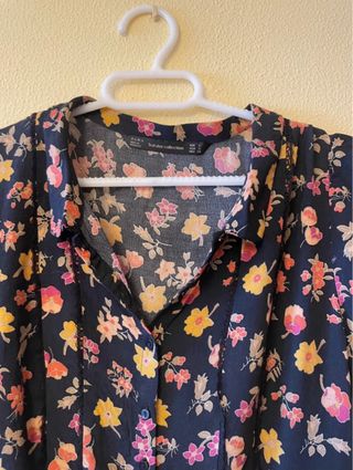 Vestido Zara floral talla S